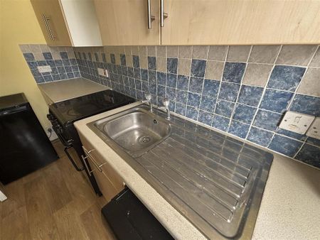 2 bedroom flat to rent - Photo 4