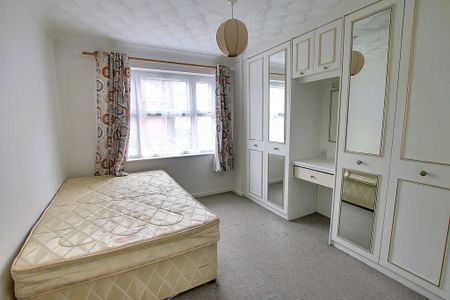 1 bedroom ground floor flat to rent - Photo 2