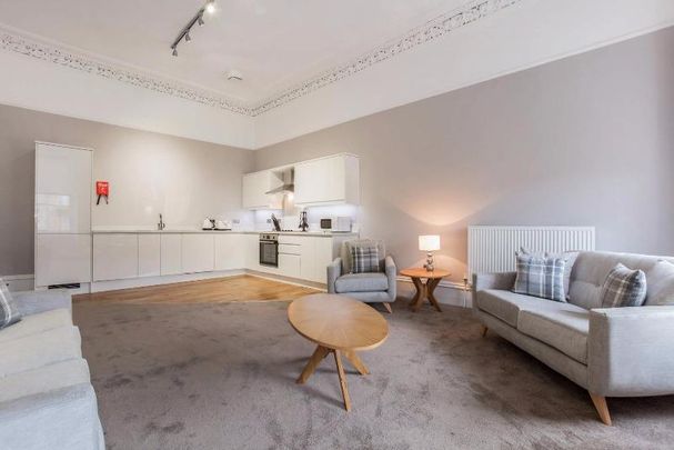 5 bedroom flat to rent - Photo 1