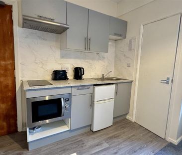 Studio to rent - Photo 5
