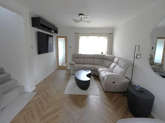 3 bedroom end of terrace house to rent - Photo 1