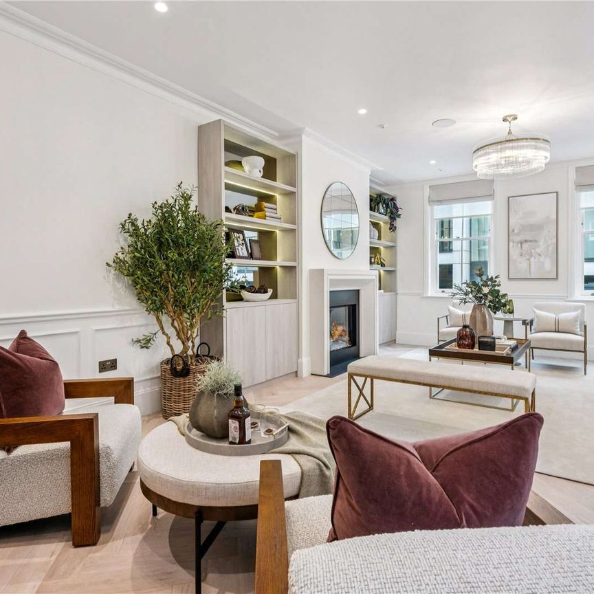 A beautifully refurbished five-bedroom double fronted Georgian townhouse in the heart of Marylebone - Photo 1