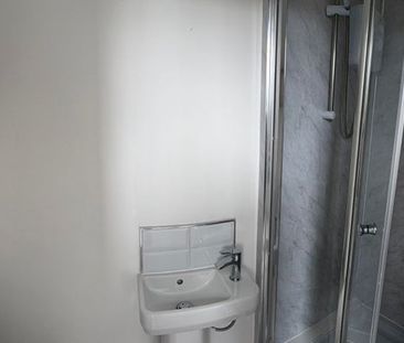 Studio Flat, Rosslyn Road, E17 - Photo 3