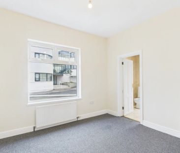 4 Broadway - Photo 2