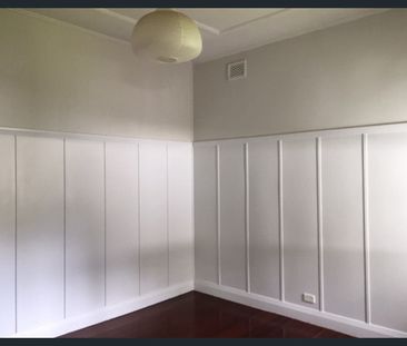 Neat 2 Bedroom Cottage close to Square & Hospital - Water & Garden ... - Photo 1