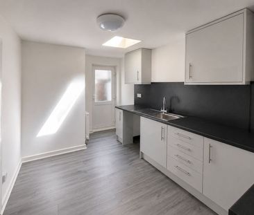 2 Bed Terraced House, Grantham St, L6 - Photo 4
