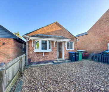 2 bedroom semi-detached bungalow to rent - Photo 4