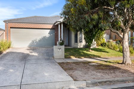 Family home in the ever popular Chase Estate - Photo 4