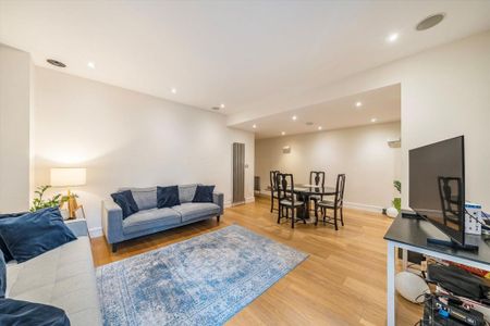 3 bedroom flat to rent - Photo 2