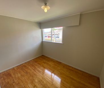 3 Bedrooms in Henderson - Photo 3