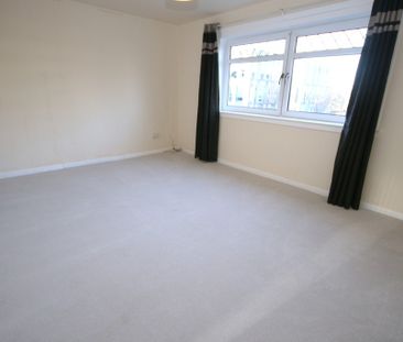 Main Street, Spacious 2 Bed Unfurnished Maisonette Apartment, Barrh... - Photo 2