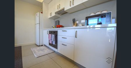 Modern 1X1 Secure Unit - Photo 3