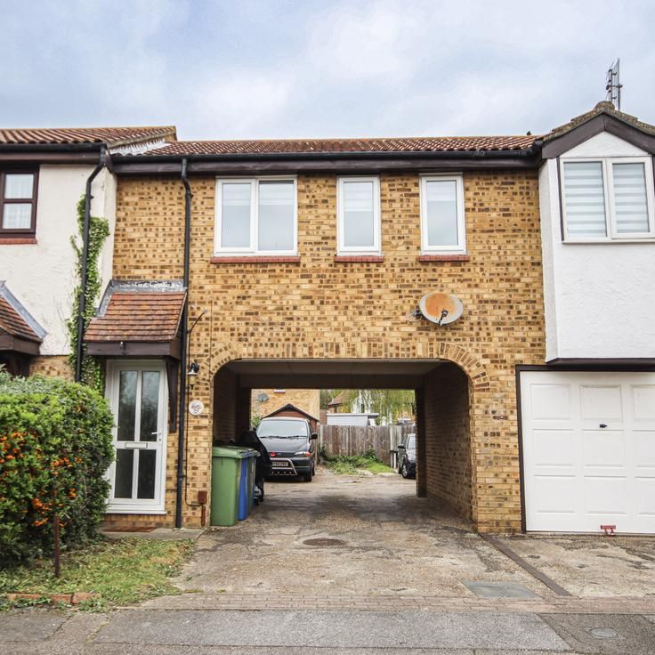 1 bedroom mews to rent - Photo 1