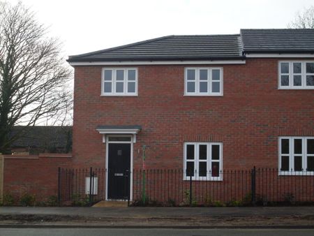 2 bedroom semi-detached house to rent - Photo 3