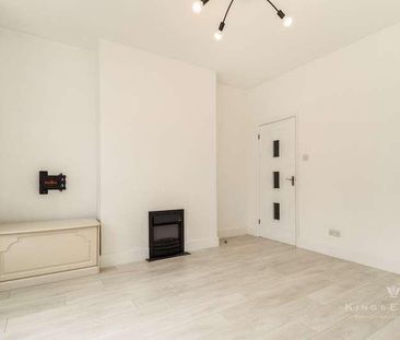 Cantelupe Road, East Grinstead, RH19 - Photo 2