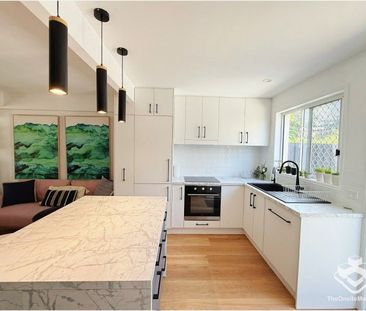 Central location Townhouses - Photo 2