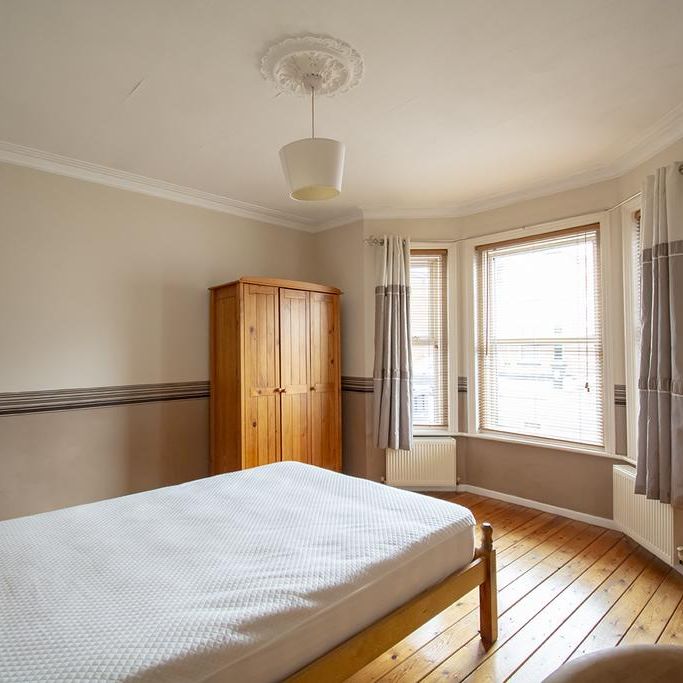 5 bedroom detached house to rent - Photo 1