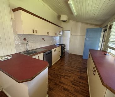 Conveniently located - Photo 6