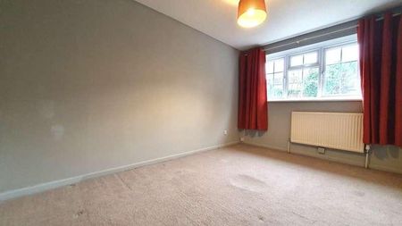 Chives Way, Swindon, Wiltshire, SN2 - Photo 3