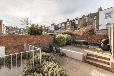 3 bedroom maisonette to rent - Photo 2