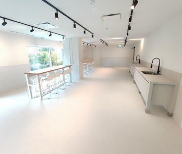 Stunning New 1 Bed/Den View Condo, Century City, Surrey - Photo 6