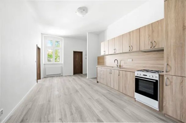 Zcela nově zrekonstruovaný byt 2+1, 73 m - Fotografie 1