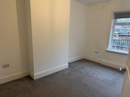 3 bedroom terraced house to rent - Photo 5