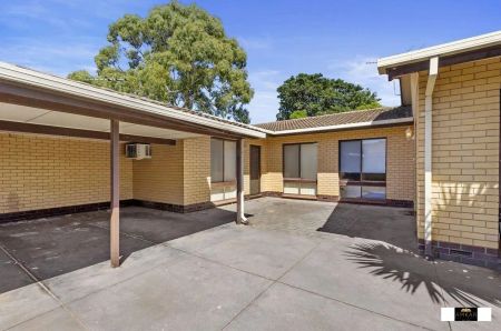 “Welcome to this spacious and secure courtyard homette near the CBD located at the rear of a small group of four.” - Photo 3