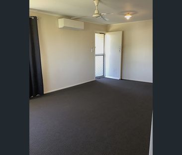 10 Bennett Court, Moranbah, Qld 4744 - Photo 5