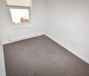 2 bedroom semi-detached house to rent - Photo 3