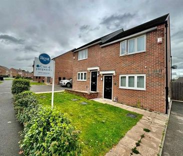 Wykebeck Mount, Leeds, LS9 - Photo 1