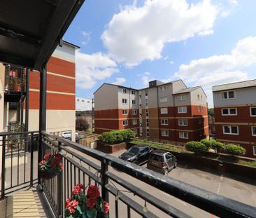 2 bedroom flat to rent - Photo 6
