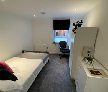 5 bedroom apartment to rent - Photo 3