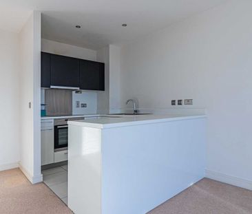 2 bed Flat for rent - Photo 5