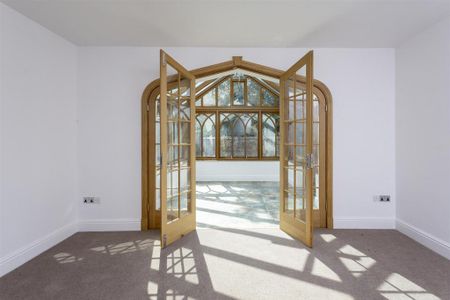 2 bedroom detached bungalow to rent - Photo 2