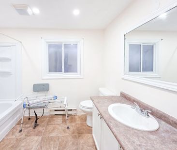 For Lease - 556 Capilano Crescent, Oshawa, Ontario - Photo 3