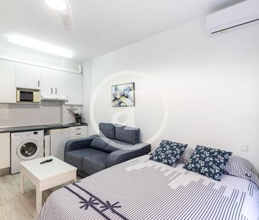 Estudio de alquiler en Carrer de Joan Gamper, Barri de les Corts - Photo 3