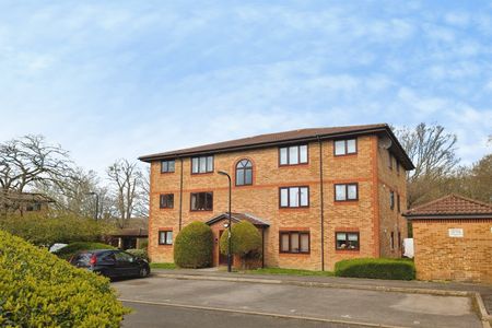 Kern Close, SO16 - Photo 5