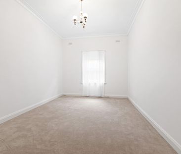 21 Mangalore Street, Travancore VIC 3032 - Photo 2