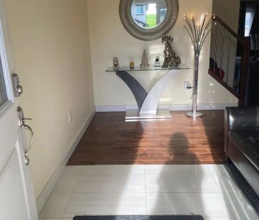 Spacious 3-Bedroom + Bonus Room Home in Airdrie-Available Nov 15 — ... - Photo 1