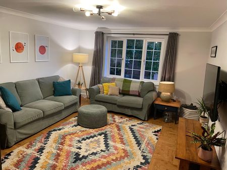 2 Bed Flat, Shadwell Lane, LS17 - Photo 2