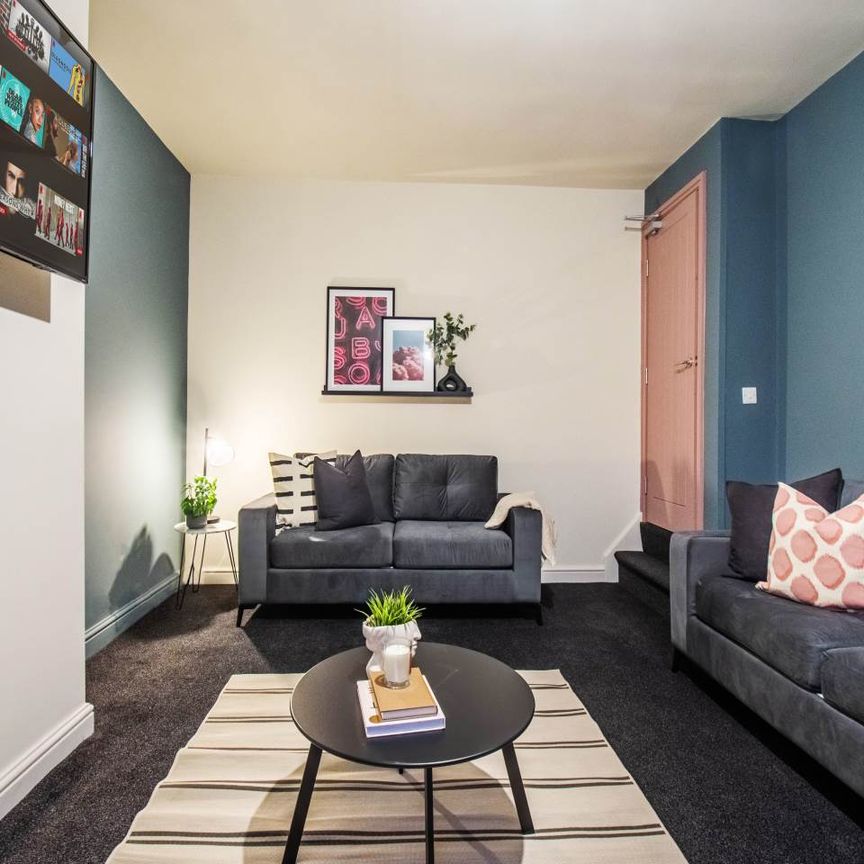 Sunny Grove (room 2 ), Morley, Leeds - Photo 1