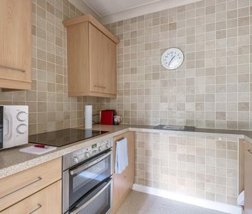 West Court, Burpham - 2 bedrooms Property for lettings - Seymours - Photo 6