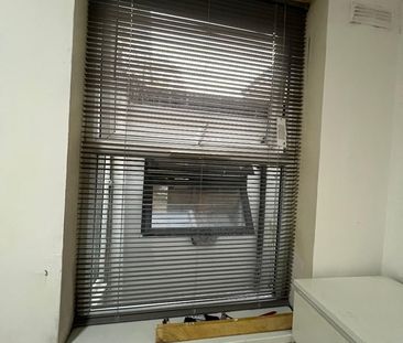 3 Bed Flat, Balfour Road, IG1 - Photo 4