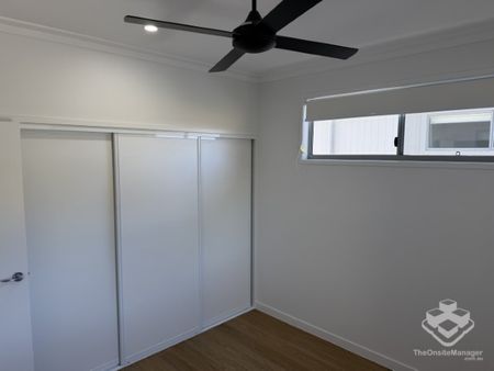 Brand New 4 Bed 3 Bath 2 Car Townhouse - Photo 4