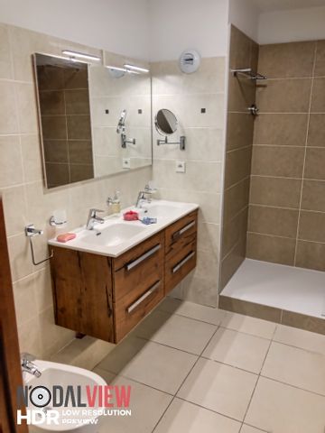 Location Appartement 5 pièces 146m² CANNES 06400 - Photo 5