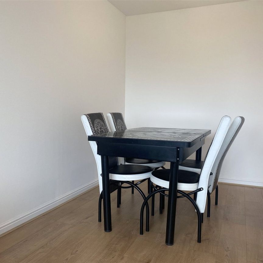 Prince Regent Road, Hounslow, Middx, TW3 - Photo 1
