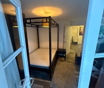 3 Bed Flat, Park Road, W4 - Photo 1