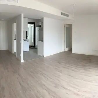 Piso en alquiler en Calle Bali - Photo 1