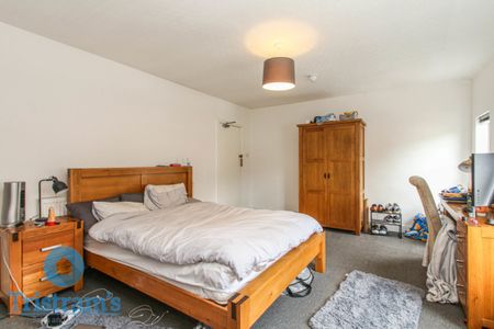 6 bed Mid Terraced House for Rent - Photo 5